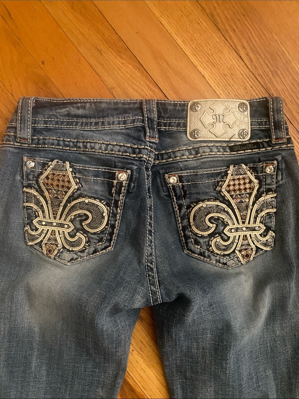Miss Me Y2K Size 27 Fleur De Lis Low Rise Boot Cut Embroider Jeans Crystals EUC